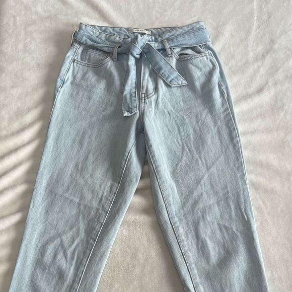 Pacsun Light Wash Mom Jeans - Picture 3 of 6